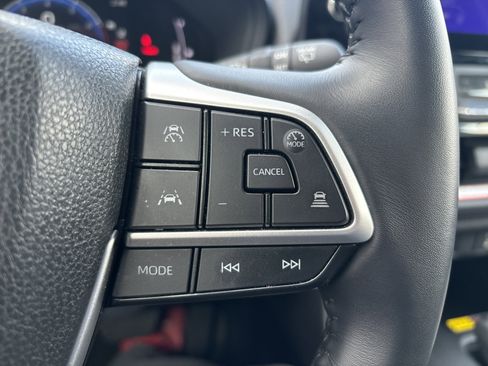 Used 2025 Toyota Grand Highlander AWD image 21