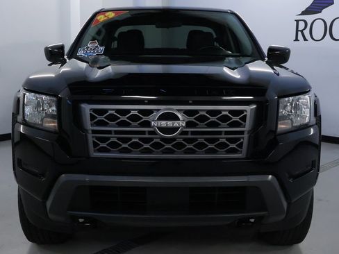 Used 2023 Nissan Frontier SV AWD/4WD image 2