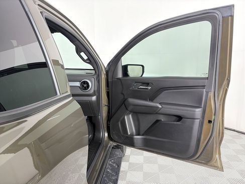 Used 2023 Chevrolet Colorado LT w/ LT Convenience Package III image 29