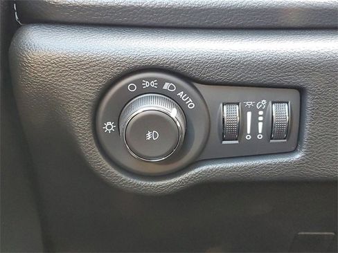 New 2026 Chrysler Pacifica Select image 20