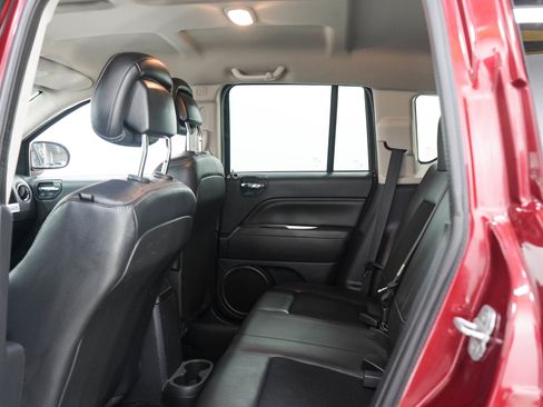 Used 2014 Jeep Compass Latitude FWD image 14