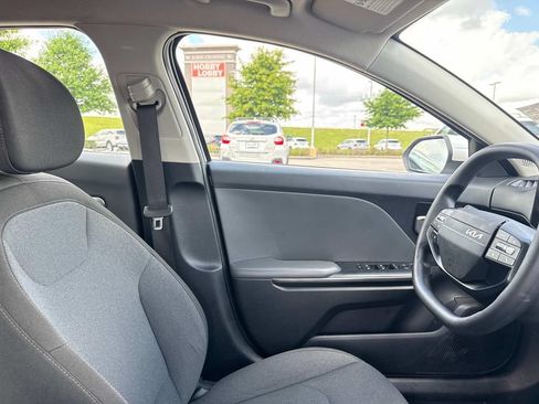 Used 2025 Kia K4 FWD image 16