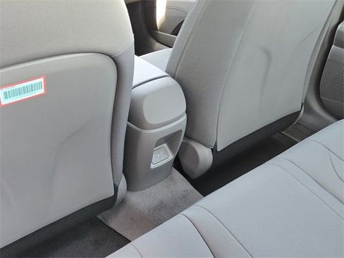 New 2025 Hyundai Elantra SEL image 14