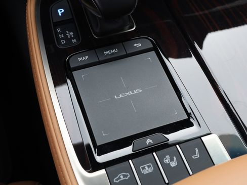 Used 2021 Lexus LS 500h image 29