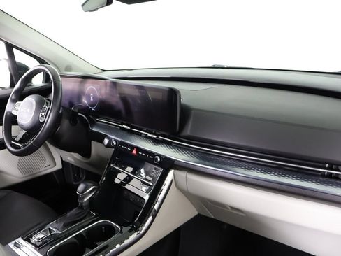 Used 2024 Kia Carnival SX Prestige FWD image 31