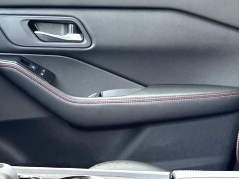 Certified 2025 Nissan Rogue SV AWD/4WD image 23