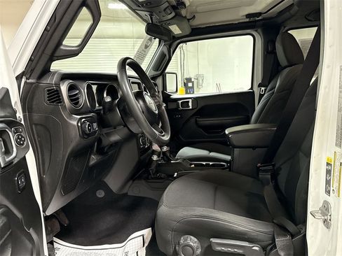 Used 2023 Jeep Wrangler Sport S image 5