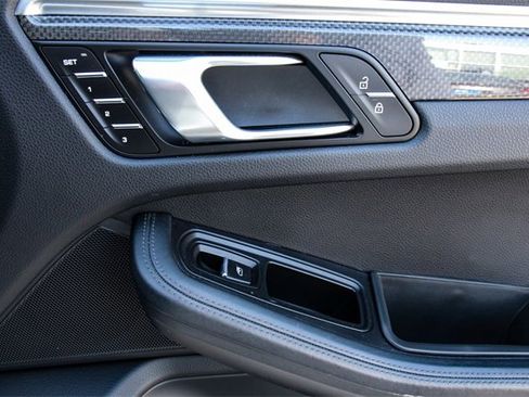 Used 2020 Porsche Macan S image 30