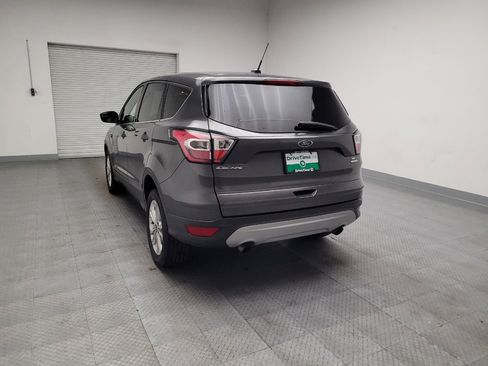 Used 2017 Ford Escape SE FWD image 6