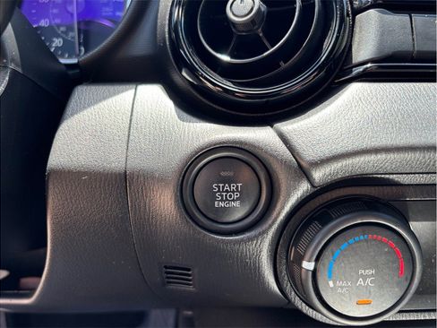 Used 2020 MAZDA MX-5 Miata Sport RWD image 27
