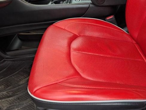 Used 2021 Chrysler Pacifica Limited w/ Uconnect Theater Family Group image 24