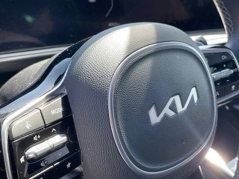 Certified 2025 Kia Sorento SX Prestige AWD/4WD image 4