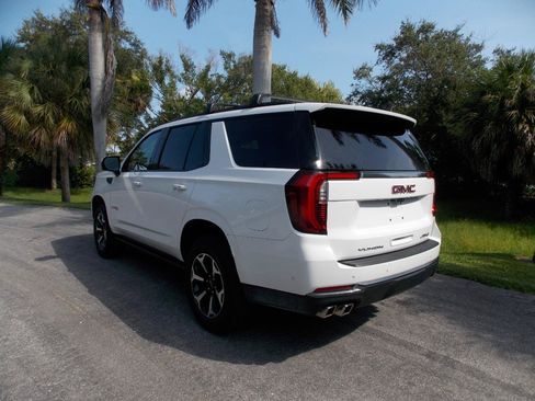 Used 2025 GMC Yukon AT4 w/ AT4 Premium Package AWD/4WD image 15