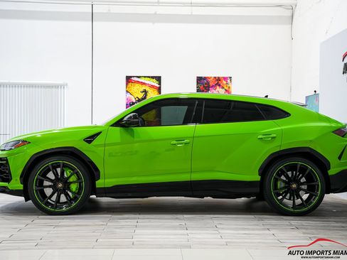 Used 2022 Lamborghini Urus AWD/4WD image 14