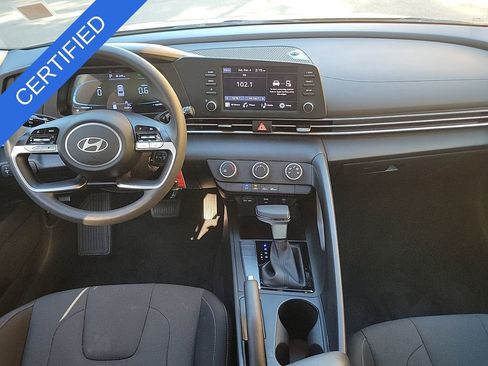 Used 2024 Hyundai Elantra SE image 22