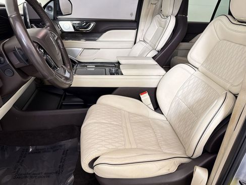 Used 2021 Lincoln Navigator Black Label w/ Cargo Convenience Package image 5