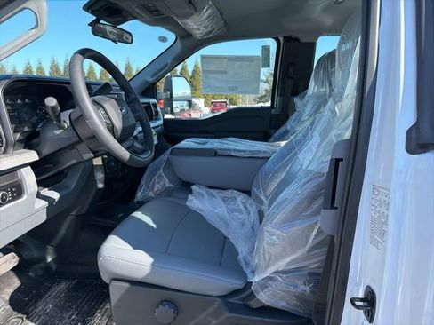 New 2026 Ford F250 XL w/ XL Chrome Package image 7