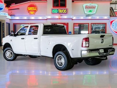 Used 2024 RAM 3500 Tradesman w/ Chrome Appearance Group image 4