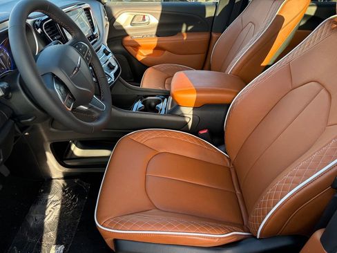 New 2026 Chrysler Pacifica Pinnacle w/ Trailer Tow Group image 21