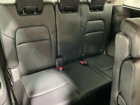 Used 2025 Nissan Pathfinder SL w/ Black Appearance Package image 25