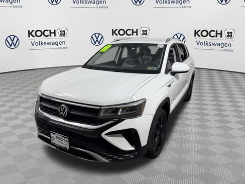 Used 2022 Volkswagen Taos SE w/ IQ.Drive SE Package image 3