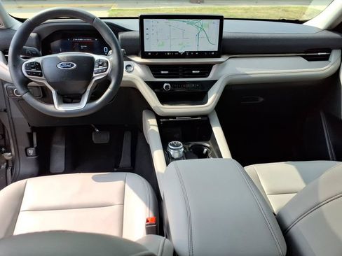 Used 2025 Ford Explorer Active w/ Active Comfort Package AWD/4WD image 14