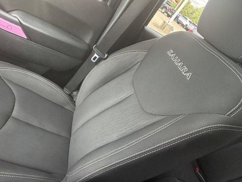 Used 2017 Jeep Wrangler Unlimited Sahara w/ Connectivity Group image 25