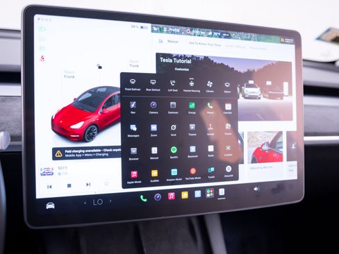 Used 2022 Tesla Model Y Long Range AWD/4WD image 23