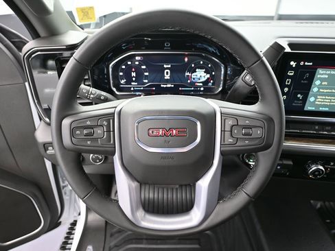 Used 2025 GMC Sierra 2500 SLE image 26