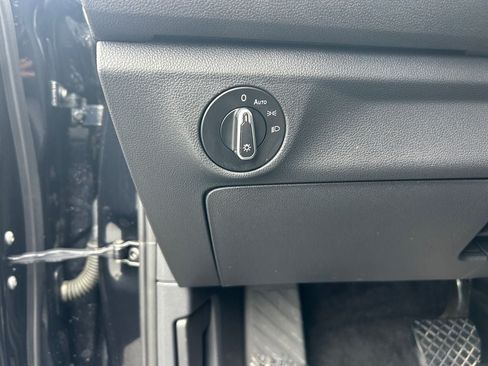 Used 2022 Volkswagen Jetta SE FWD image 19