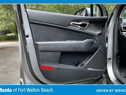 Used 2024 Kia Sportage LX FWD image 17