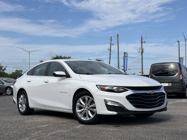 Used 2024 Chevrolet Malibu LT FWD image 2