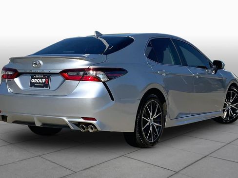 Used 2022 Toyota Camry SE FWD image 12