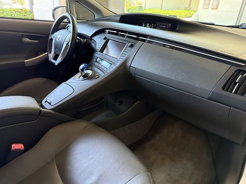 Used 2011 Toyota Prius Four w/ Solar Roof Pkg FWD image 13