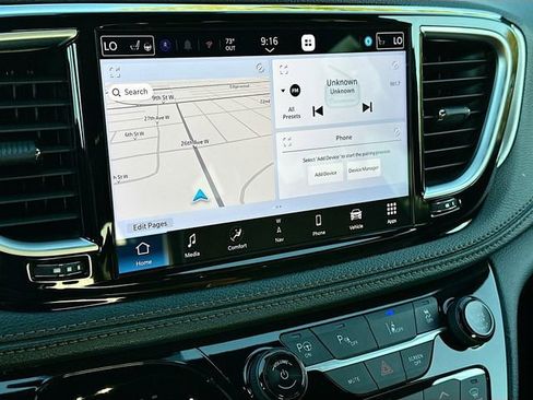 Used 2025 Chrysler Pacifica Pinnacle image 15