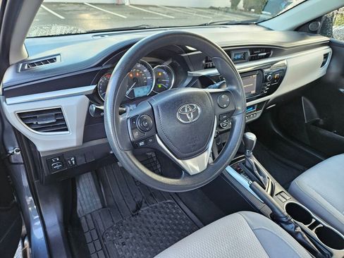 Used 2015 Toyota Corolla LE image 16