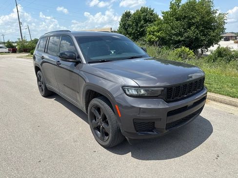 Used 2023 Jeep Grand Cherokee L Laredo AWD/4WD image 2