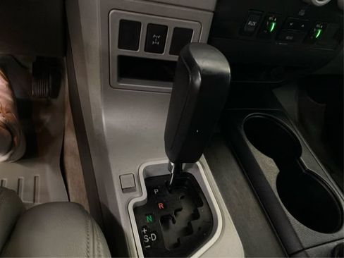 Used 2009 Toyota Sequoia SR5 AWD/4WD image 33