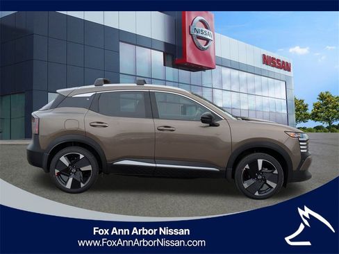 New 2026 Nissan Kicks SR w/ Cold Weather Package image 6