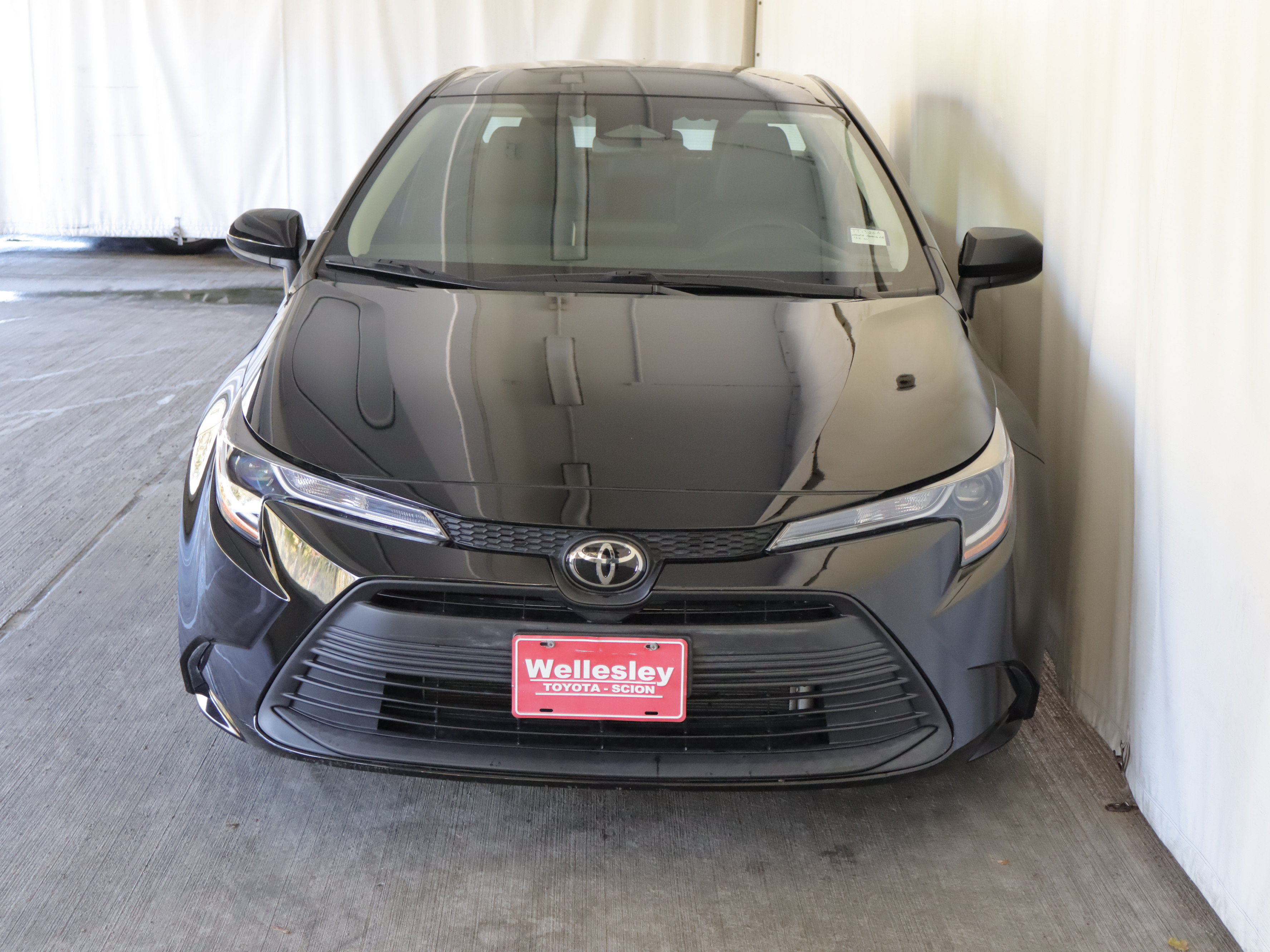 Used 2024 Toyota Corolla LE FWD image 3
