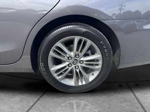 Used 2015 Toyota Camry SE FWD image 18