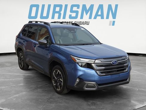 Used 2025 Subaru Forester Limited w/ Popular Package #1 image 1