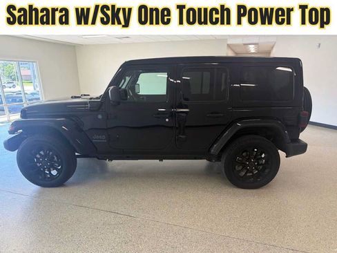 Used 2025 Jeep Wrangler Unlimited Sahara w/ Safety Group AWD/4WD image 1