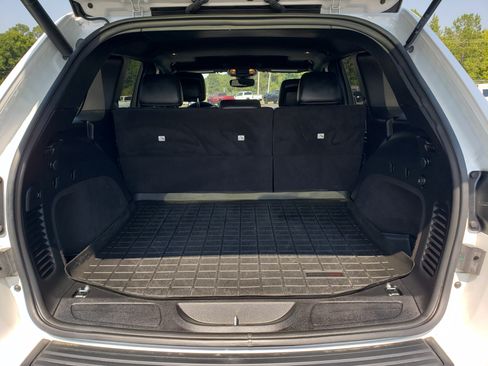 Used 2019 Jeep Grand Cherokee Altitude RWD image 10