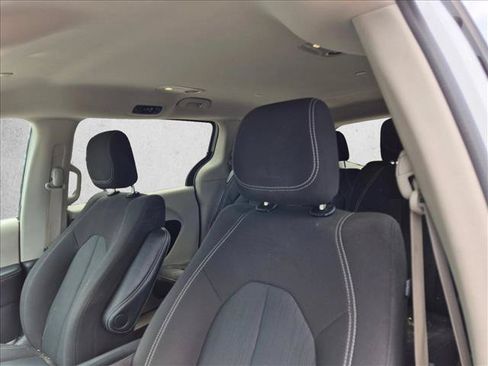 Used 2023 Chrysler Voyager LX FWD image 15