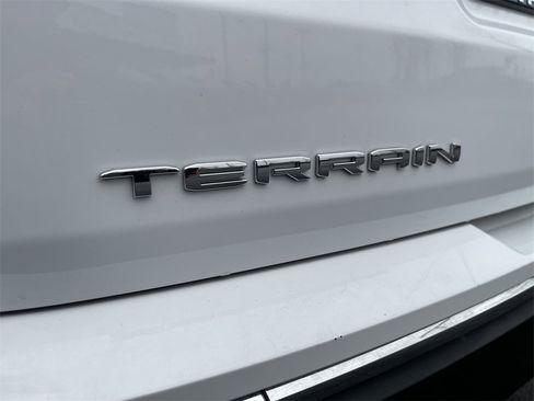 Used 2022 GMC Terrain SLT image 30