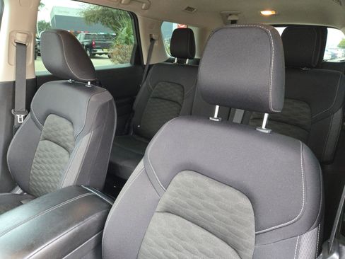 Used 2023 Nissan Pathfinder SV image 9