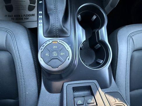 Used 2024 Ford Bronco Big Bend image 16