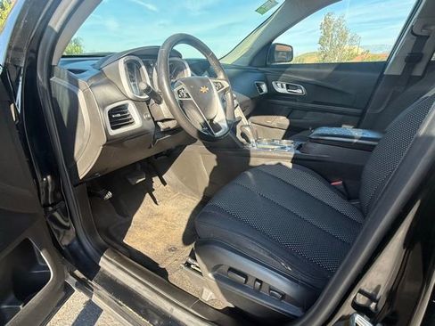 Used 2017 Chevrolet Equinox LT w/ Convenience Package image 8