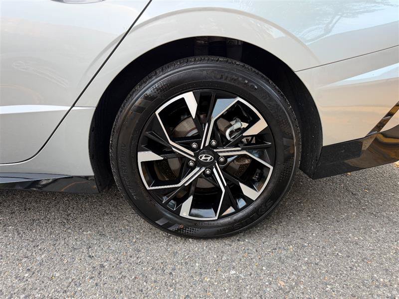 Used 2025 Hyundai Sonata SEL FWD image 16
